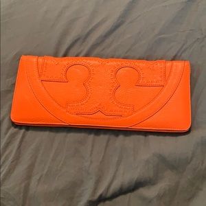 NWOT Tory Burch Amalie Clutch in Fire Orange
